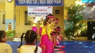Mua dan ca dac sac lop 5A tieu hoc Dongda
