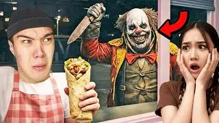 АНОМАЛЬДІ КЛОУН ШАУРМАМЕН АМАЯНЫ ҰРЛАП КЕТТІ...  ( мен қашып кеттім)  shawarma kiosk roblox