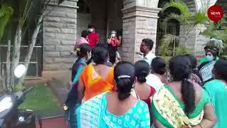 Staff at Bengaluru's Victoria Hospital protest lack of COVID-19 quarantine facilities