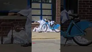 🪧 #welcome to #chicago⁉️ #divvy #bike #ChicagoAdventure #DivvyLife