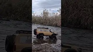 RC Land Cruiser LC80 River Challenge3
