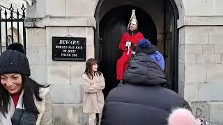 CHINESE TOURIST SO SCARED SHE SCREAMS #horseguardsparade