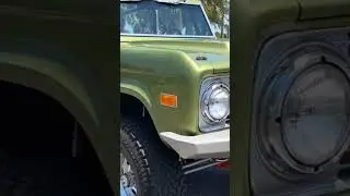 1973 Ford Bronco, classic V8 SUV, custom build show quality small body first gen 4x4. #classiccars