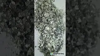 Graphite flakes