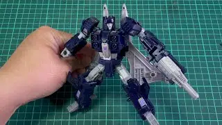 Transformers Age of the Primes Wreck 'n Doom Collection Slugslinger (Robot mode Jet mode)