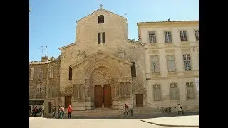 Places to see in ( Arles - France ) Cryptoportiques