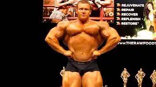Seth Feroce offseason posing