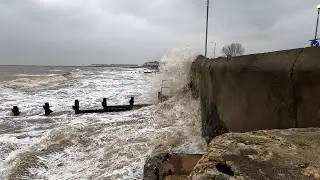 Walton Walk - 2025-02-10 - Classic NorEast'er rough sea! [4K]