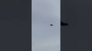 F22 blowing stuff up