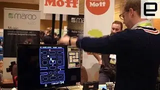 Играем в Pacman с помощью носимого устройства на выставке CES 2016