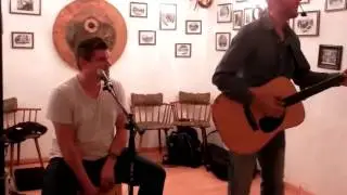 Ein Liebes Lied F&uuml;r Deutschland Short in F&uuml;ssen