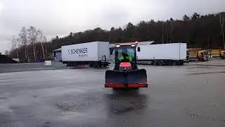 Kubota STW 40 med vikplog och spridare - 15 918738