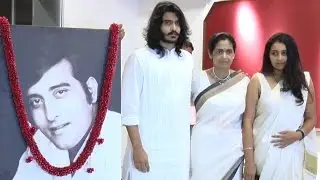 Sakshi Khanna, Shraddha Khanna & Kavita Khanna At Vinod Khanna's Prayer Meet