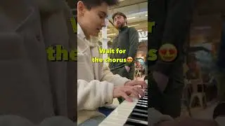 This guy shocked me🗣️😳 #piano #hallelujah #publicreaction #easter #opera