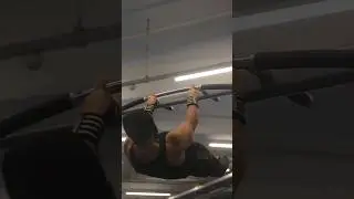 middle finger pullup #calisthenics #fitness #viral