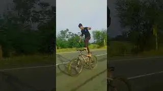 overconfidence 😘💕💕 #shorts #cycle #cyclestunts #crash #youtubeshorts