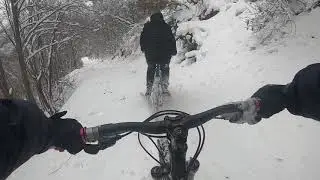 MTB Riding in deep snow (Bulgarian mountains) (уникални гледки,яко падане и верни другари 🐶🚵)