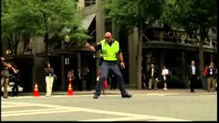 Dancing cop treats motorists in North Carolina to some street dancing