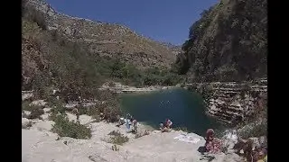 Discesa ai laghetti di Cavagrande del Cassibile (Siracusa) percorrendo la Scala Cruci.
