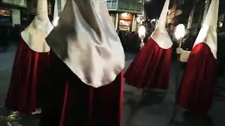 2019. Madrugada de Viernes Santo. Pza. de San Ginés. (🎶 El Destierro. San Juan, 🎥 Pablo Mtnez.).