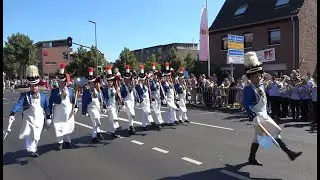 Schützenfest 2024 Neuss Grimlinghausen: Die Parade der Vorreiter der Sappeure und des Grenadiercorps