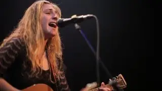 Vivian Kaloxilos - RADICAL