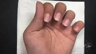 Tutorial on how to apply pressons 💅🏻with adhesive tabs💕