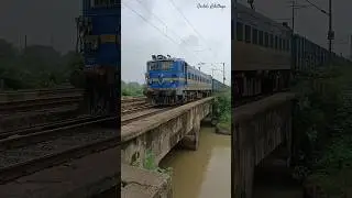 🔥ANGUL Single Wag 7 With Empty Frieght Train Crossing #wag7 #wag7fullspeed #indianrailways