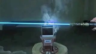 550 W LASER melting a Samsung Galaxy S7 in half