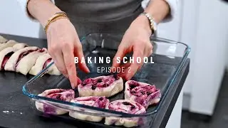 Blueberry buns in a pan - Baking school episode 2