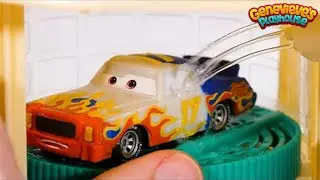 Disney Color Changing Cars with Toy Vending Machine!