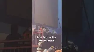 #FunkMasterFlex live at the #RootsPicnic rockin the crowd!