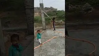 Columns Basement Aur Concrete Bed Per Paani Daalne Ka Kaam Jaari Hai - Beyond Homes Khazipally
