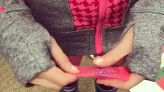 Student using Fidgeteez marble fidget toy @ms wayerski classroom