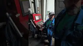 Dangerous tool change...#cncfrezar #cnc #fail #crash