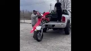 Loading up dirt bike 🤙🏻