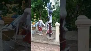 ឡើងទៅកំពូលភ្នំយ៉ាត