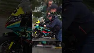 Last-Minute Rush to the Start Line: Bikes and Teams in Action 🇮🇲 Manx GP 2024