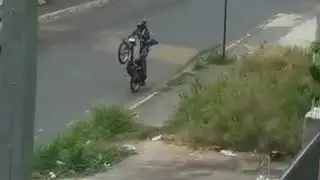Mandando aquele grau  mobilete e cortando giro no grau 👏🏍️🔥🇧🇷🚀💨🤑