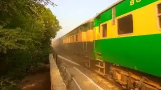 38down#fareed express #passing #gate 76 #vehari with#geu 4558#high speed