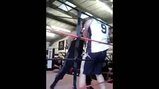 Paul Butlin sparring at hardknocks gym 2012 🥊