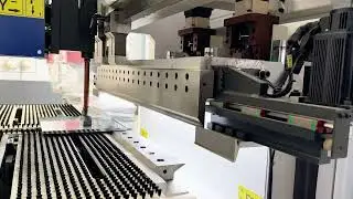 Automatic Sheet Metal CNC Bending Machine 13Axis 15 Axis Full Electric with auxiliary blade.