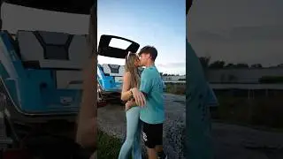 Моя девушка сделала мне сюрприз, подарив лодку за 400 000 долларов!