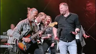 Collins Live Experience - Easy Lover (Phil Collins, 1984)