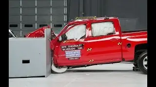 IIHS - 2016 Chevrolet Silverado 1500 crew cab - small overlap crash test / MARGINAL EVALUATION