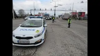 Тир помля два автомобила на кръстовището в „Дружба“ в Русе