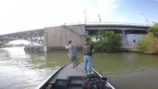 Ohio Bass Fishing with Edgar VanHoose - Lake Erie Black River 8 8 15