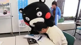 「熊本も世界遺産なんだモン！」　くまモン、「＆」編集会議に現れる
