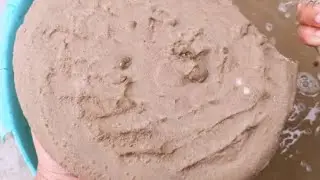 Mud crumbling video 