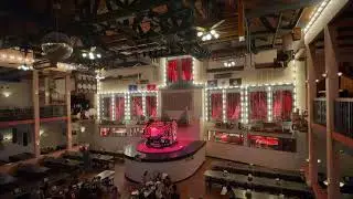 Glenn Tallar performs on the Mighty Wurlitzer